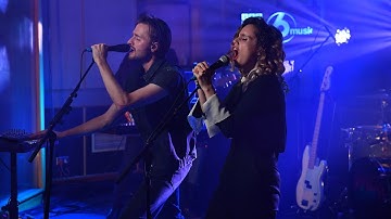 Wild Beasts ft Anna Calvi - Alpha Female (6 Music Live 2016)