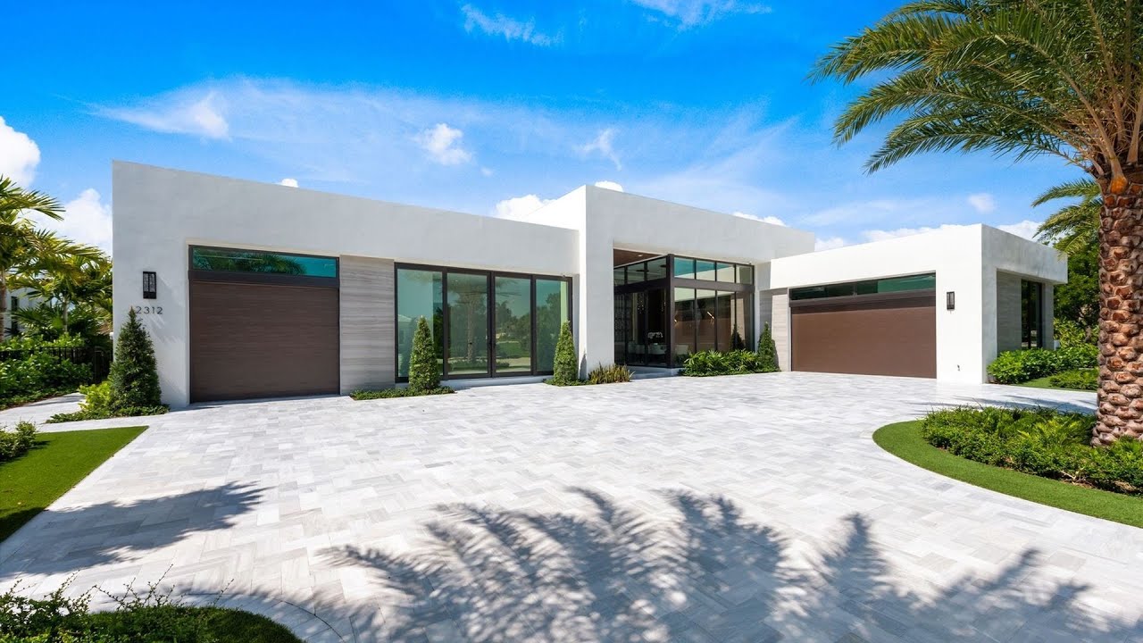 $7,498,000! The latest ultra luxury home in Fort Lauderdale with incredible open golf course views