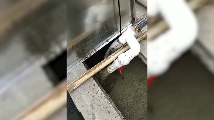 Inclined screen solid-liquid separator