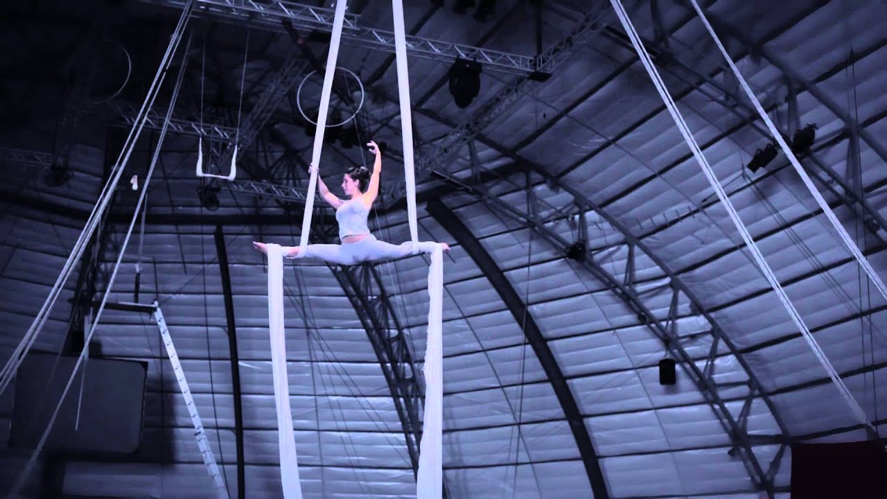 Rikki Hettig-Rolfe Meaux Aerial Silks 2013