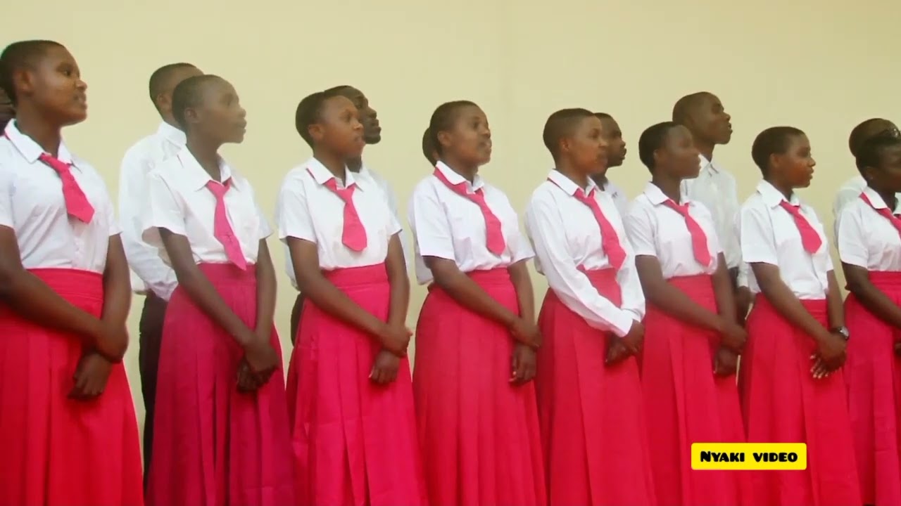 KKKT KWAYA YA  LWANDAI  IKIWA KWENYE MASHINDANO HUKO KOTETI UKWATA NIMOJA YA KWAYA ILIYO SHINDA