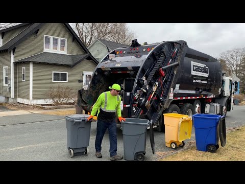 Casella Waste Systems Mack LR McNeilus Rear Loader 31358 on Manual ...
