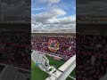 ⚽ Reims - Amiens 📢 Magnifiques images du déploiement du tifo des Ultrem depuis le toit de Delaune !
