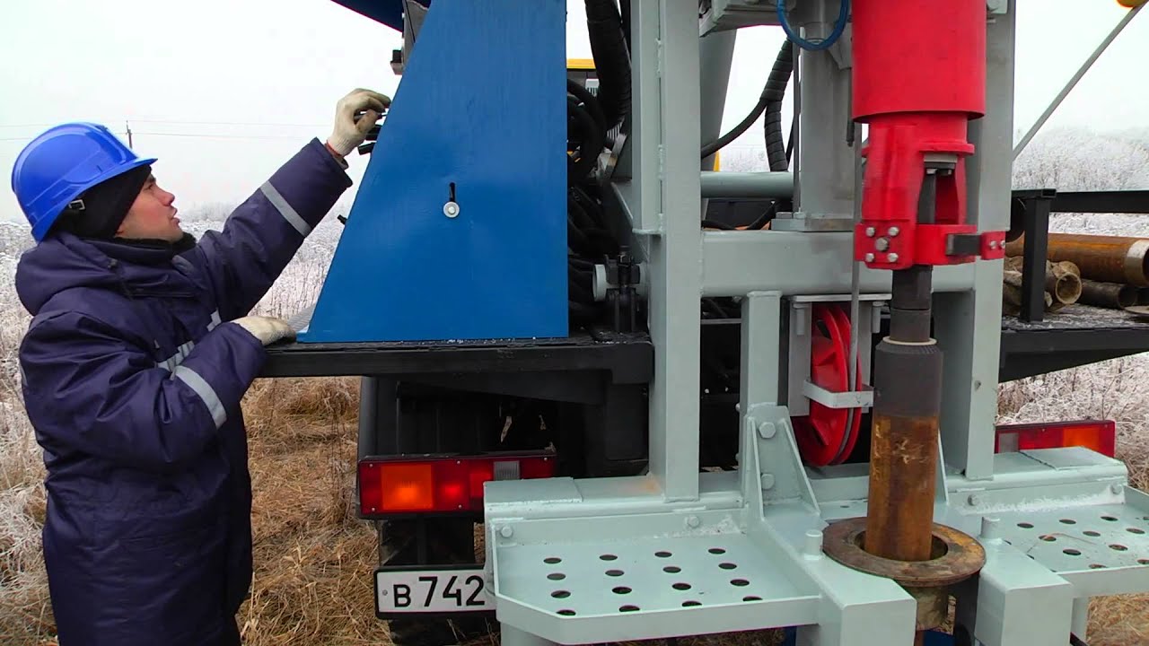 Буровая петербург. УРБ 12 ZBT лебедка. Завод буровых технологий. Завод буровых технологий пульт УРБ. Буровой аппарат УБМ-230.