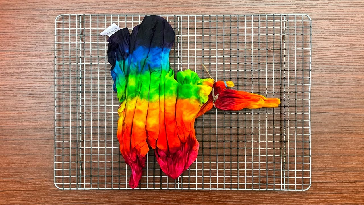 Tie-dye pattern : Psychadelic Mushroom