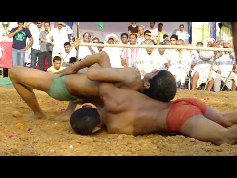 Rahul Gadhi Gold Cup Dangal - at Kotla , A Bout in progress -2.MP4