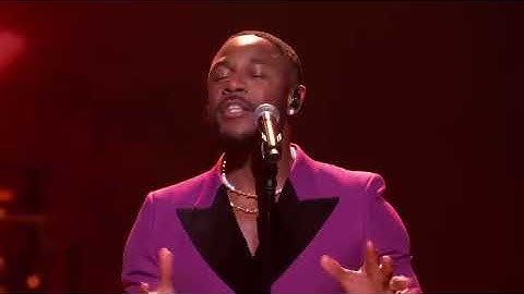 Tank & J Valentine Bring The Heat In Their Performance Of "Slow" | Soul Train Awards 
