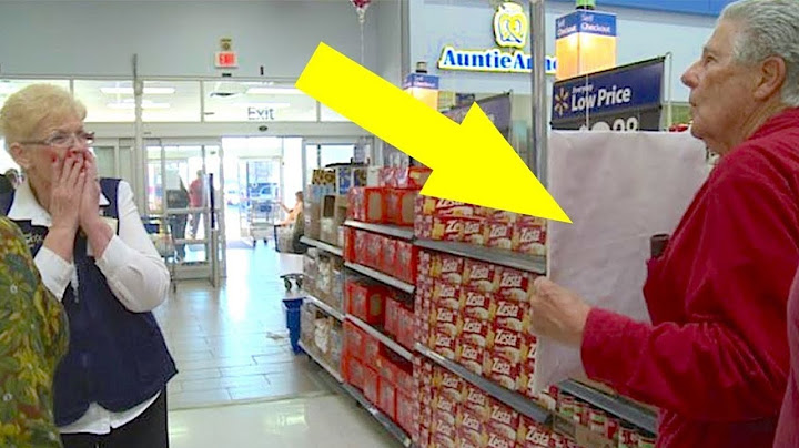 43 Anni dopo il Divorzio, Ex Marito Sorprende questa Donna con un Cartellone