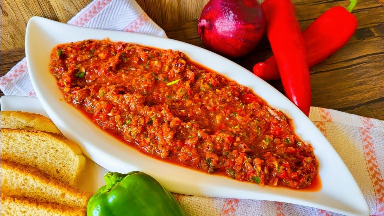 Türkischer Tomaten Paprika Dip, Türkische Vorspeise / Grillbeilage einfach und schnell