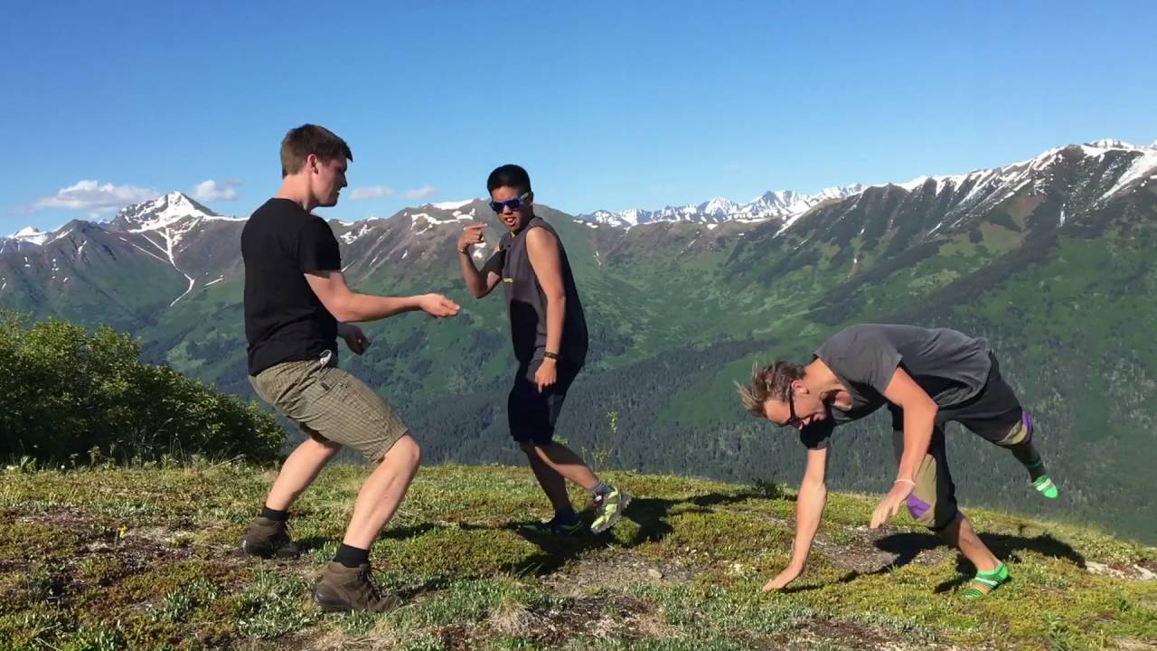 Guarda Meghan Trainor - "Me Too" Alaska Style su YouTube Guarda Meghan Trainor - "Me Too" Alaska Style su YouTube