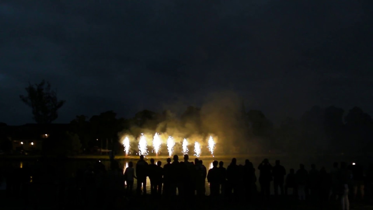 Feuerwerk zum Marktbreiter Drachenbootrennen "Händel meets Main" am 17.06.2017