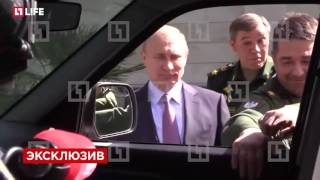 ПУТИН ОТОРВАЛ РУЧКУ НА UAZ ВО ВРЕМЯ ПОКАЗА НОВОЙ МОДЕЛИ