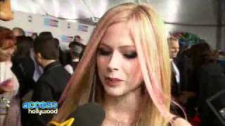 Avril Lavigne - Entrevista Access Hollywood, AMA [21.11.2010]