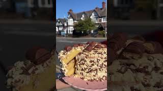 😍Kinderella loaded cake😍🎂🍫 #share #shortvideo #subscribe #viral