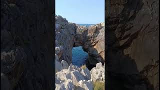 Caminando entre las aguas en el Paraíso Natural . Pozu Tuerba , Cuerres , Asturias