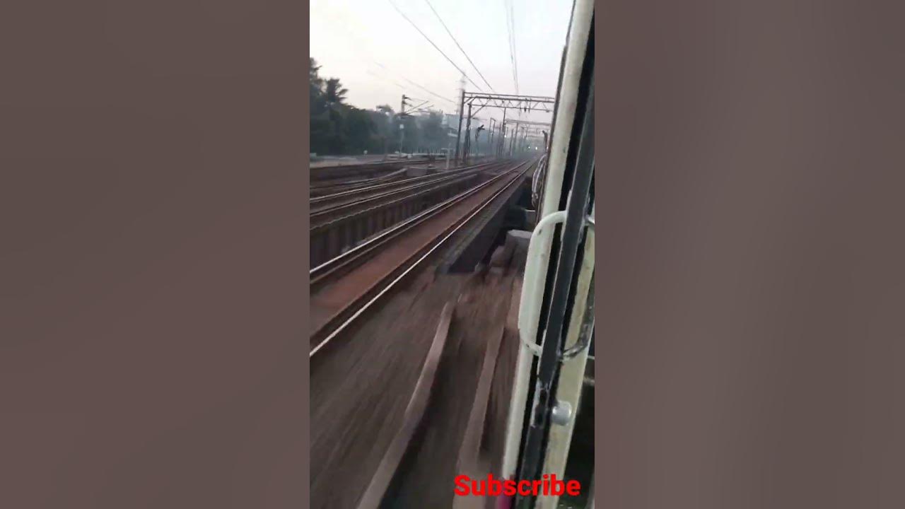 early-morning-mumbai-local-train-travelling-andheri-to-bandra-mumbai