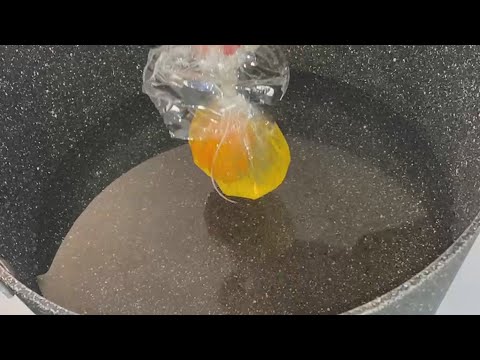 فيديو: كيفية سلق بيضة في كيس