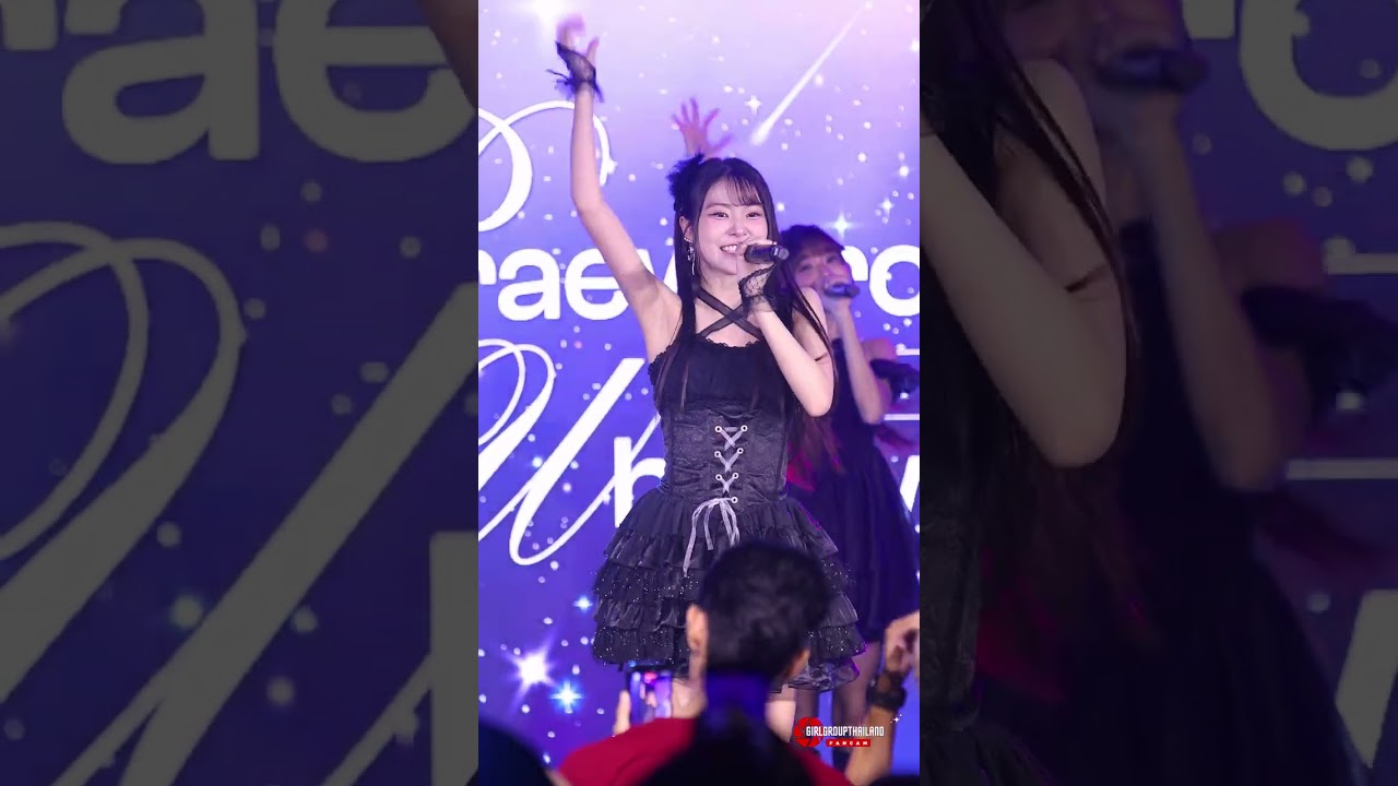 Preammy The Glass Girls 'ชอบเธอแหละ, ใช่มั้ย?' 4K Fancam | Praewproud & Whanwhan Graduation Ceremony