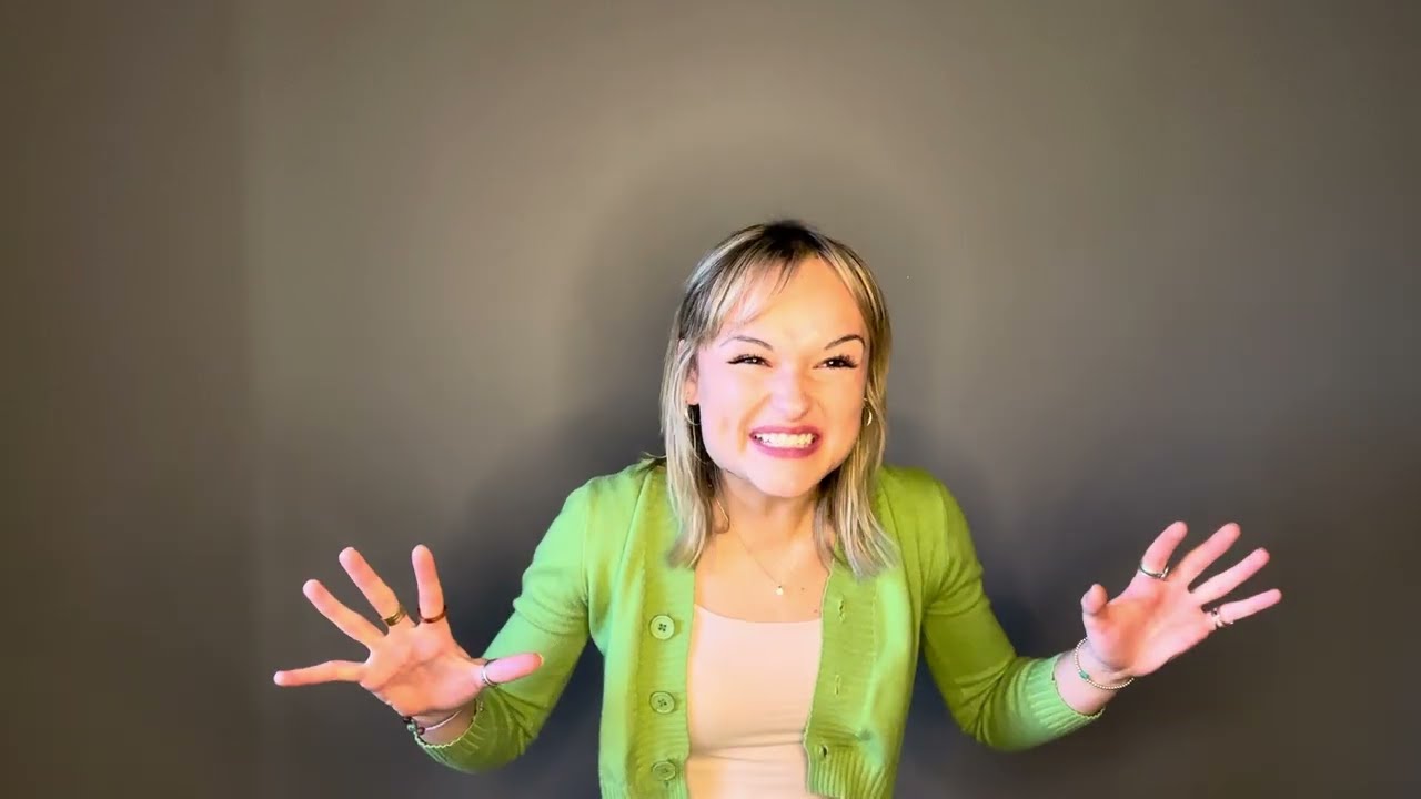 Emily Marx sings 'Here I Am' preview
