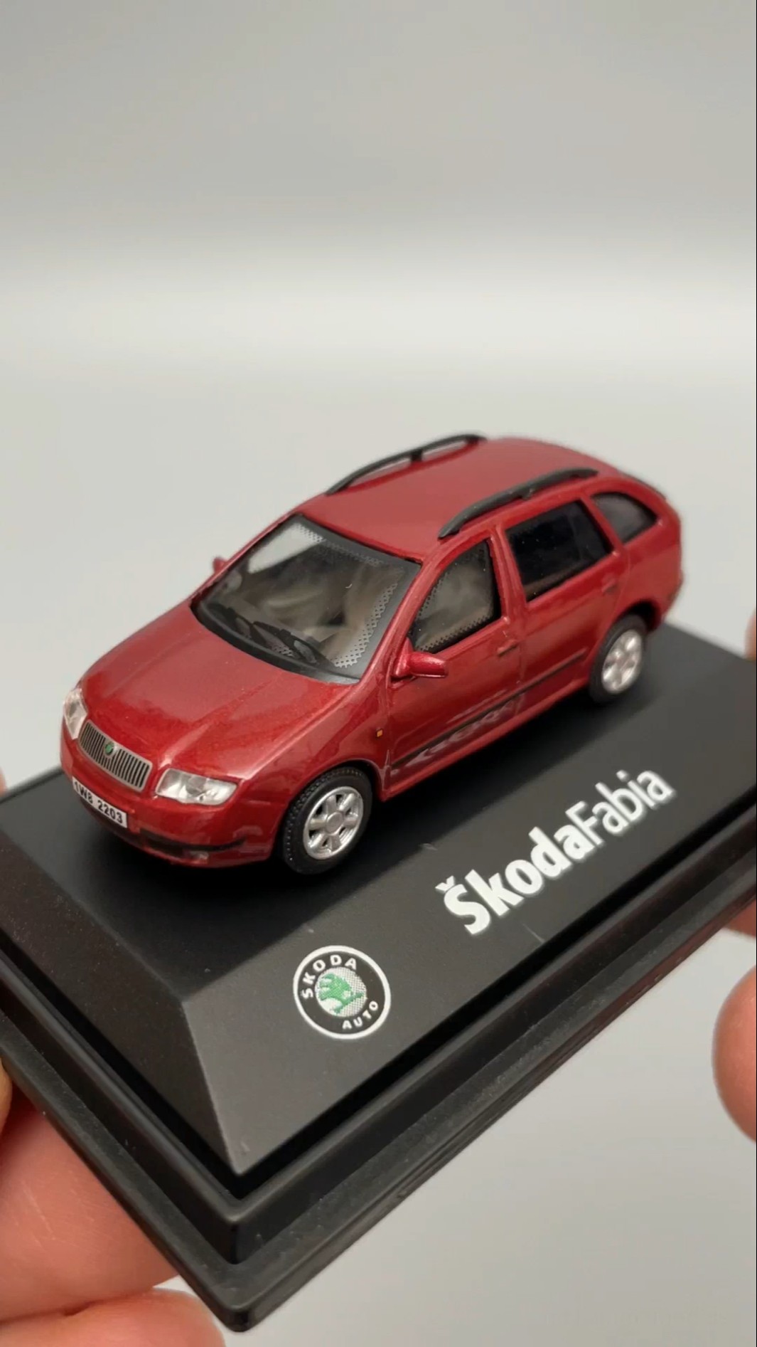Škoda Fabia ② ミニカーセット 1/72 Škoda Fabia ② ミニカーセット 1/72 ミニカー THE NEW SKODA FABIA 1