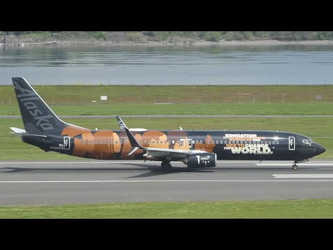 Alaska Airlines Boeing 737-990(ER) [N492AS] (UNCF Livery) Takeoff from PDX