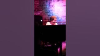 Charlie Puth - Look At Me Now (live in NYC)