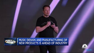 Elon Musk says he expects a difficult economy in the coming months