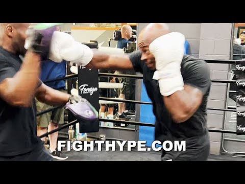 Le'Veon Bell KO's Adrian Peterson in exhibition boxing match ...