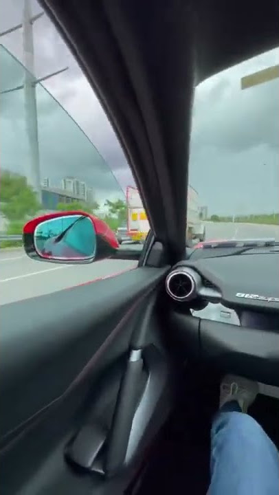 Red Ferrari Exhauseeee #storyshort#story #trending #trendingshorts #viralshort #ferrari