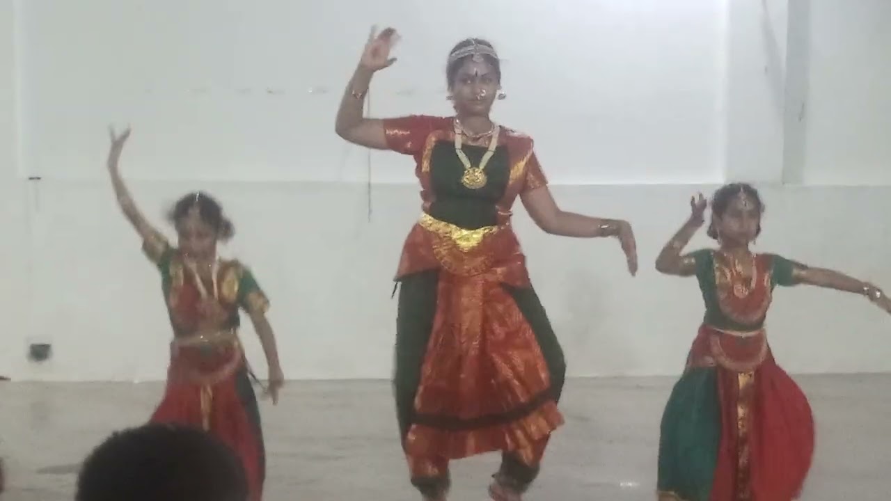 கொக்கராயன் பேட்டையில் உள்ள சிவன் கோவிலில் நடைபெறும் பரதநாட்டியம்