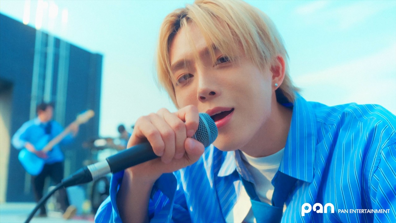 Junk Loveの公式MVサムネイル
