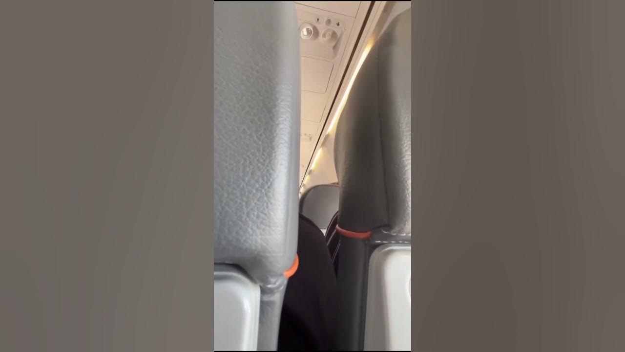 У самолёта взорвался двигатель прямо посреди полета. - YouTube