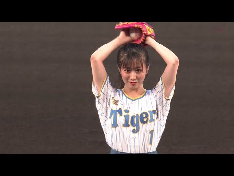 BBM 川上千尋 5枚限定 直筆サインカード 始球式 NMB48 川上千尋 2022 BBM 始球式 直筆サイン トレカ SP NMB48 Yahoo