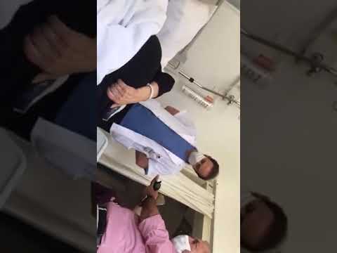 Doktor yaşlı kadına küfür ediyor (18+)