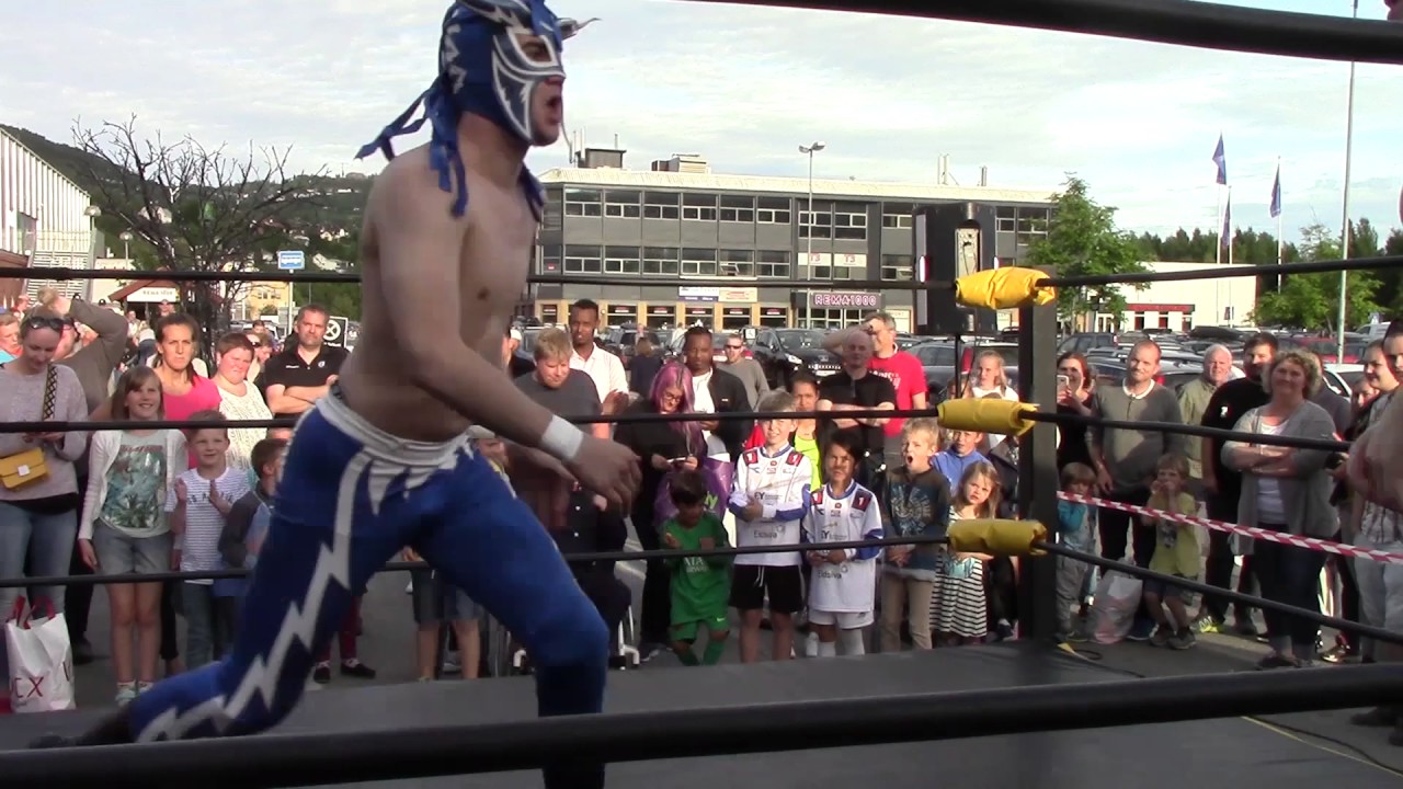 Stemningsklipp fra Strandtorget i Lillehammer 22/6-2017 (wrestling i Norge)
