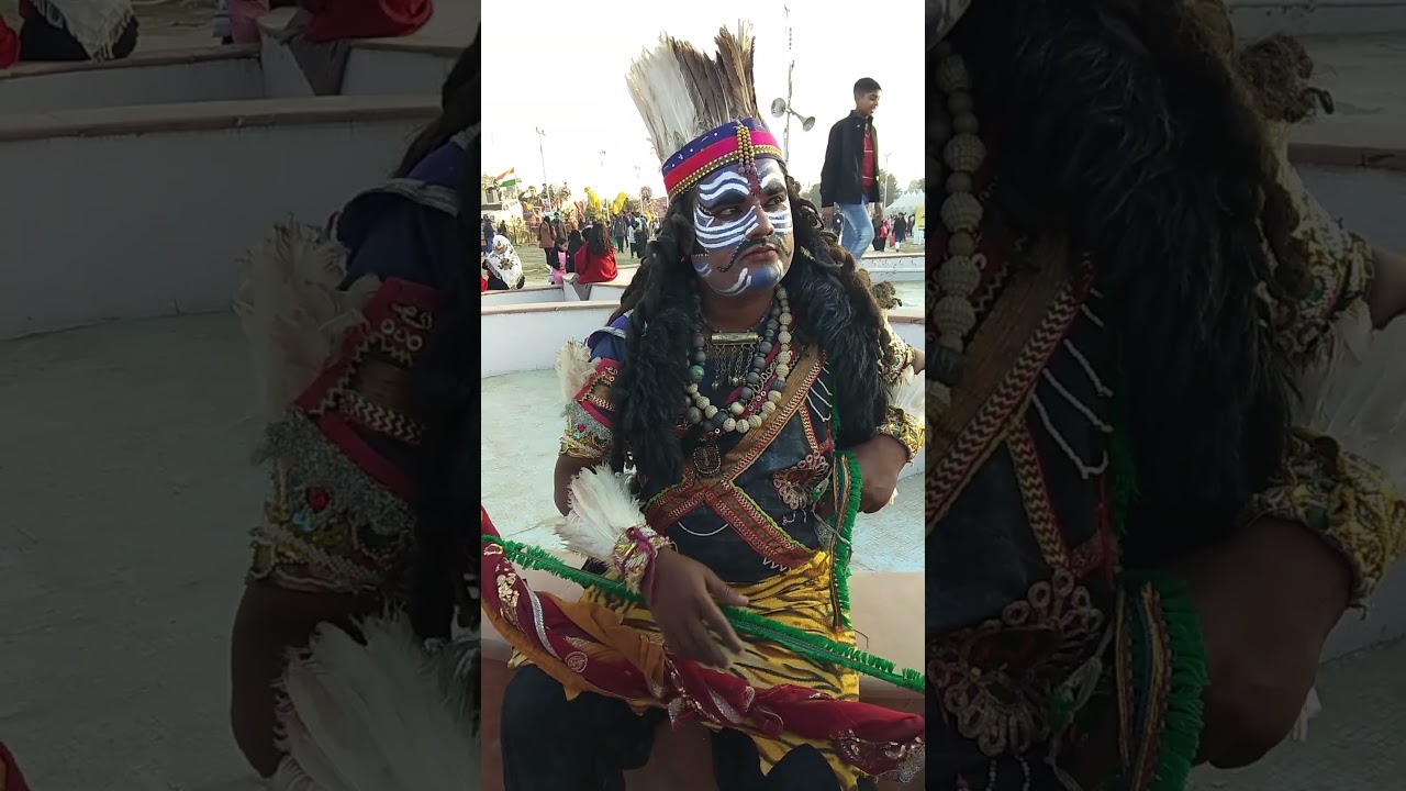 This man is making everyone happy with his beautiful outfit