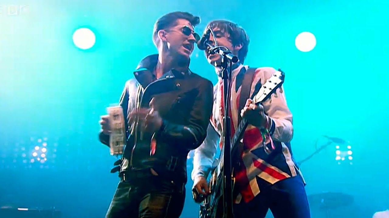 Miles Kane & Alex Turner - Standing Next To Me [Live At Glastonbury 2013] -  Youtube