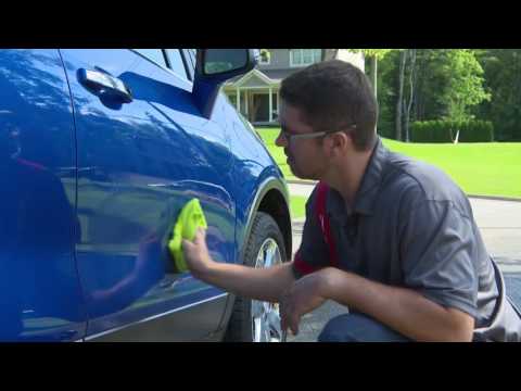 Vidéo: 3 façons d'éliminer la sève des arbres de votre voiture