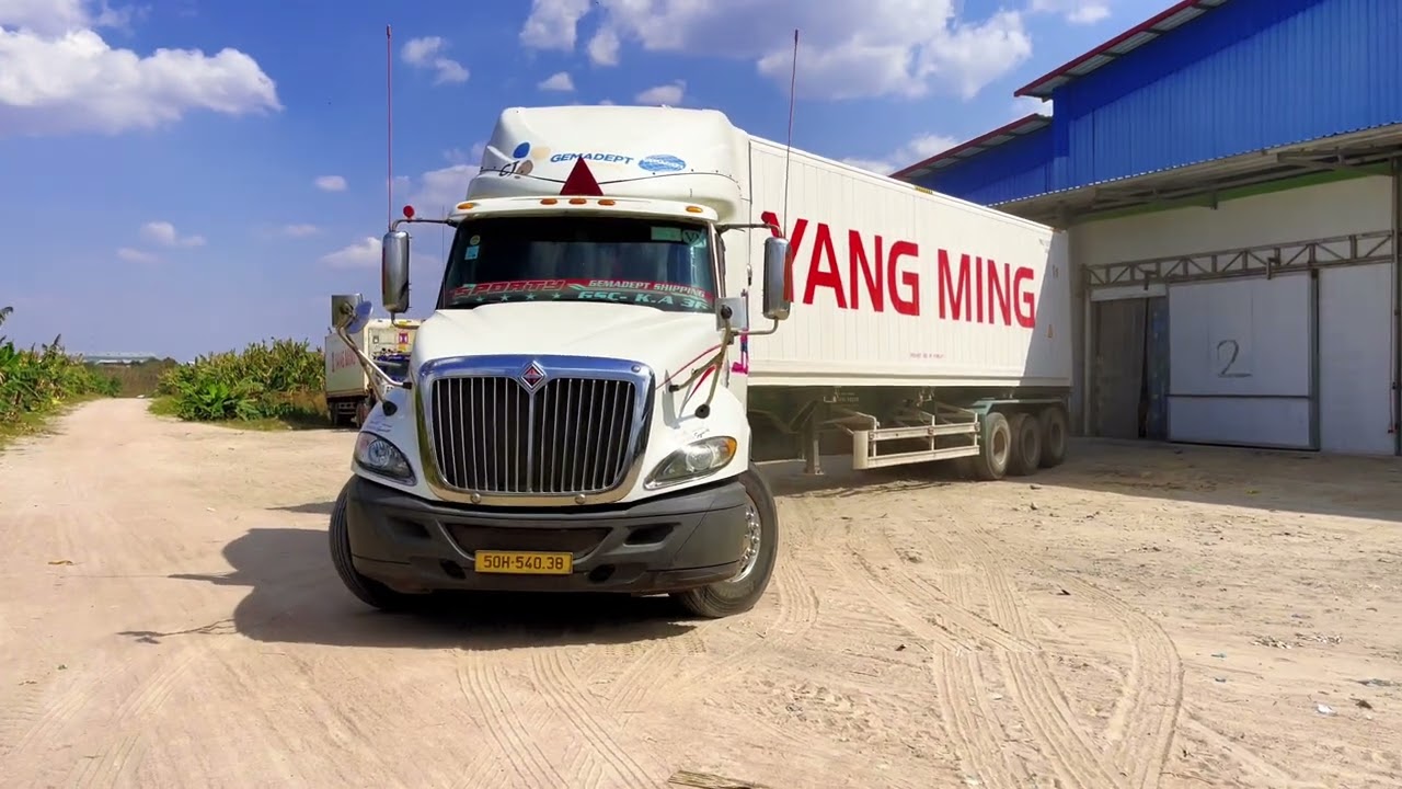 Big Rig Spotter Catches YANG MING Operations