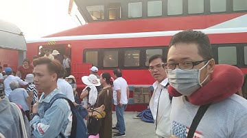 Khách xuống tàu cao tốc Côn Đảo Express tại cảng Cầu Đá Vũng Tàu