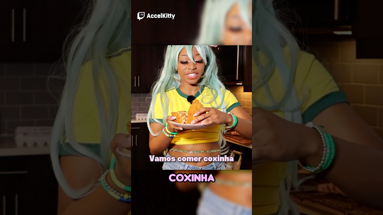I made my first COXINHA!! 😝💕 #funnystreammoments #twitchclips #clips #streamergirl #brazil #funny