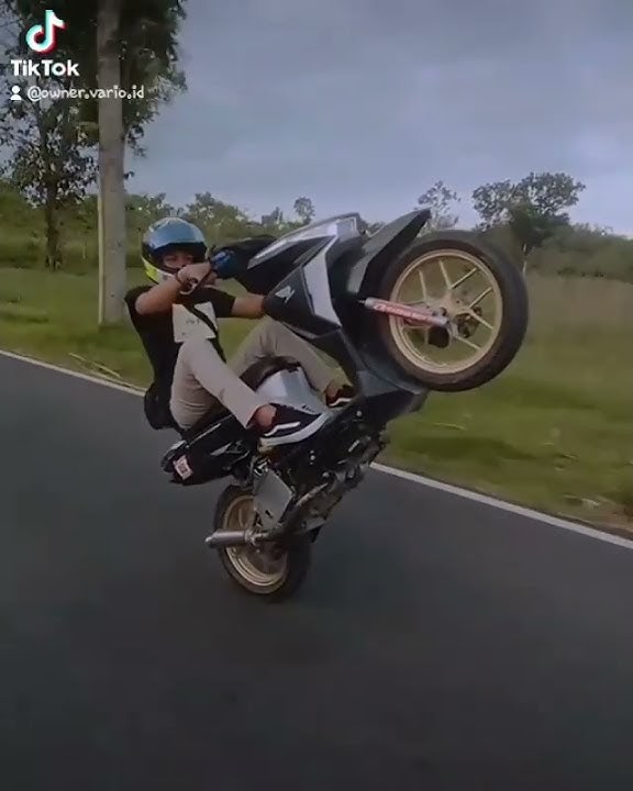 VARIO WHEELIE, Special 200 Subscribe 🙏, @owner.vario.id | Story Wa VARIO