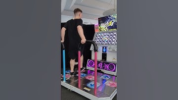 This right foot transition was kinda crazy 🔥😳 ?????? #ddr #arcade #dancedancerevolution