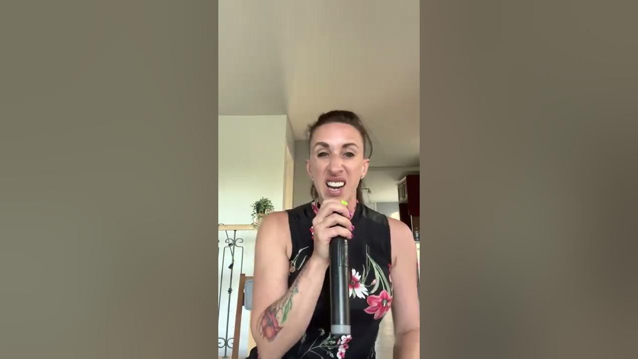 Un œil plus petit que l’autre 😂 YouTube