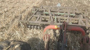 8 Nov 2019- 4890 Case chisel plowing