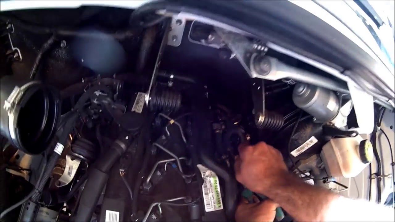 Mercedes Sprinter Fuel Filter Change 2007-2011 - YouTube