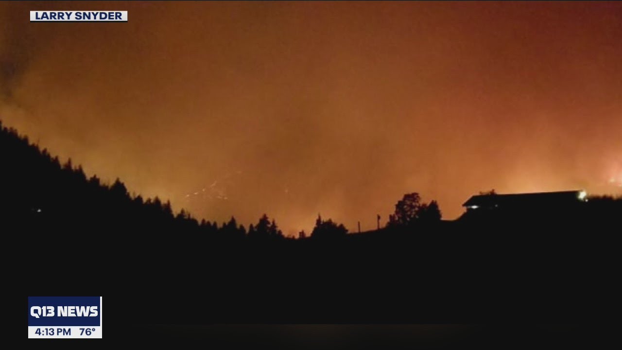 The Twentyfive mile fire continues to burn in near Lake Chelan