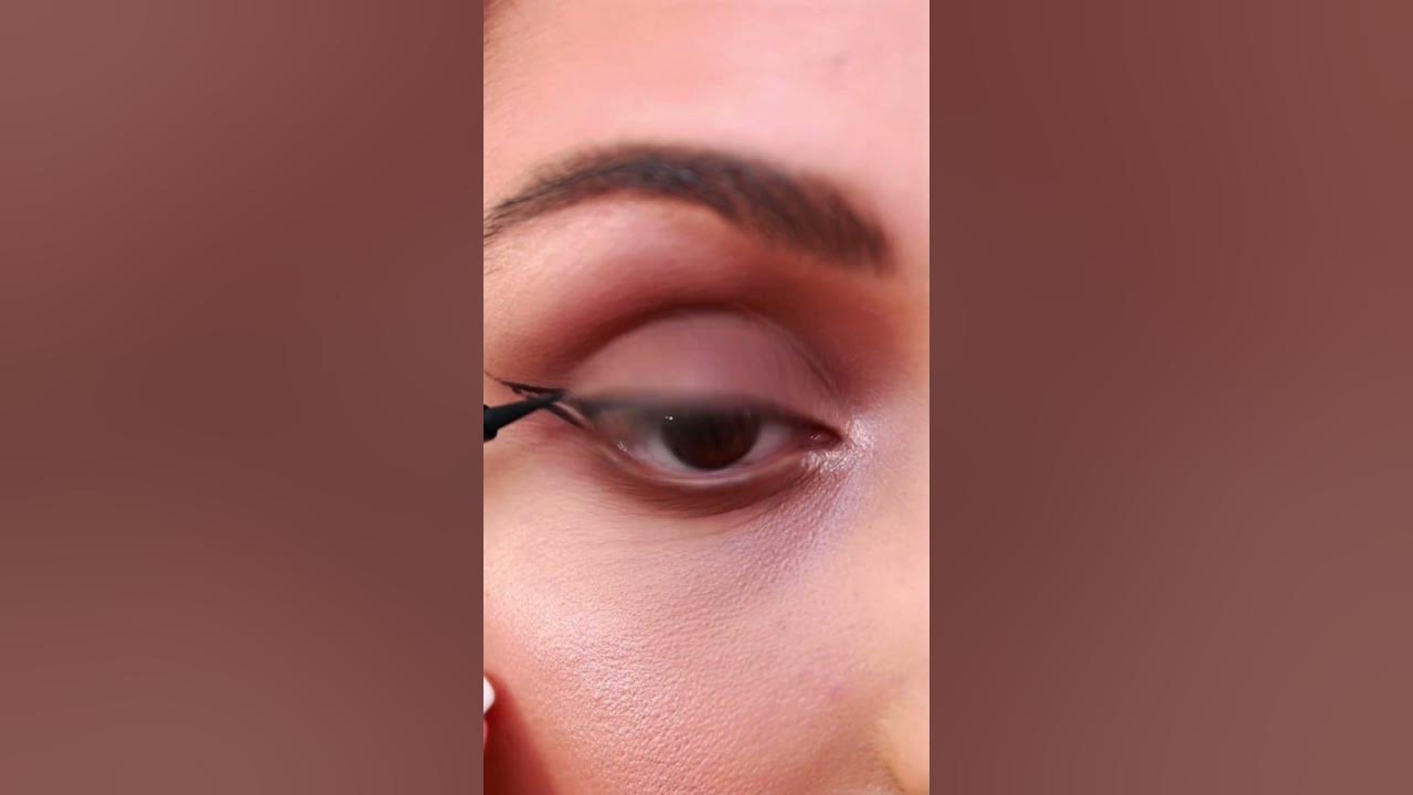 Рисуем модную стрелку💫 #стрелки #стрелка #макияж #макияжглаз # ...