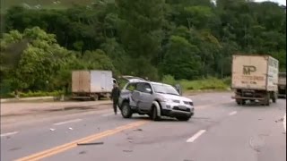 Mineiros encaram rodovia perigosa para chegar ao litoral do Espírito Santo