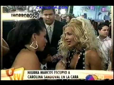 Niurka Marcos escupe en la cara a Carolina Sandoval (Premios Juventud 2010)